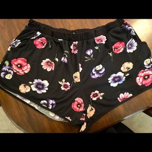 Stretchy, soft lounge shorts. Size 3XL in good condition